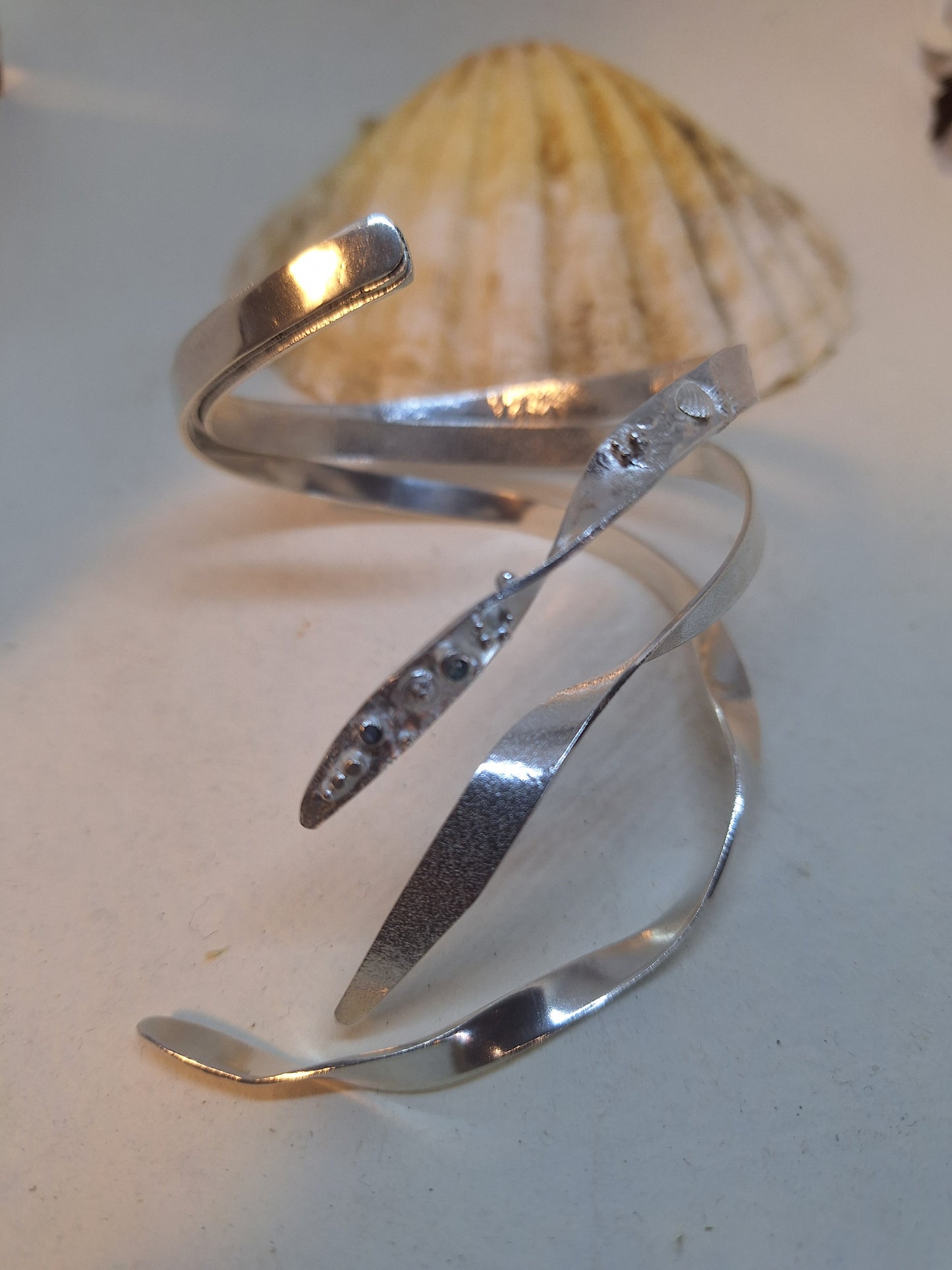 Sea kelp cuff